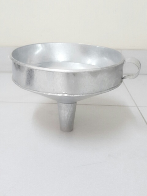 Phễu tôn lọc đuôi ngắn(to)