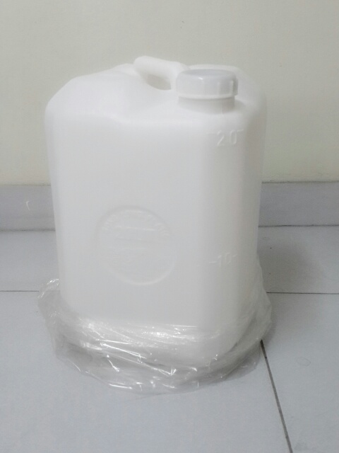 Can nhựa 20 lít