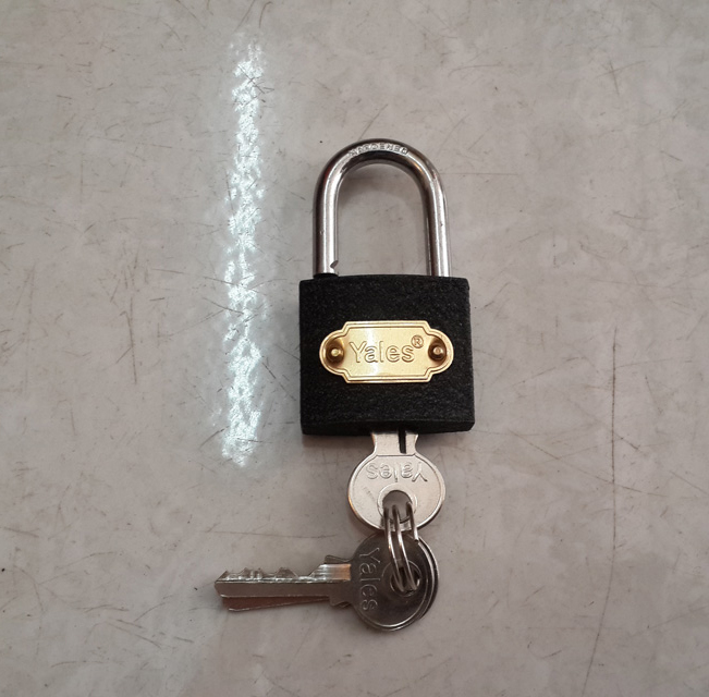 Khóa Yales loại to