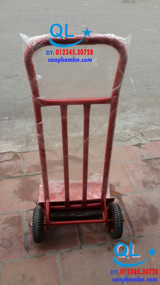 Xe đẩy hàng kéo hàng chuyên dụng, bốc xếp hàng gọn gàng tiện dụng.